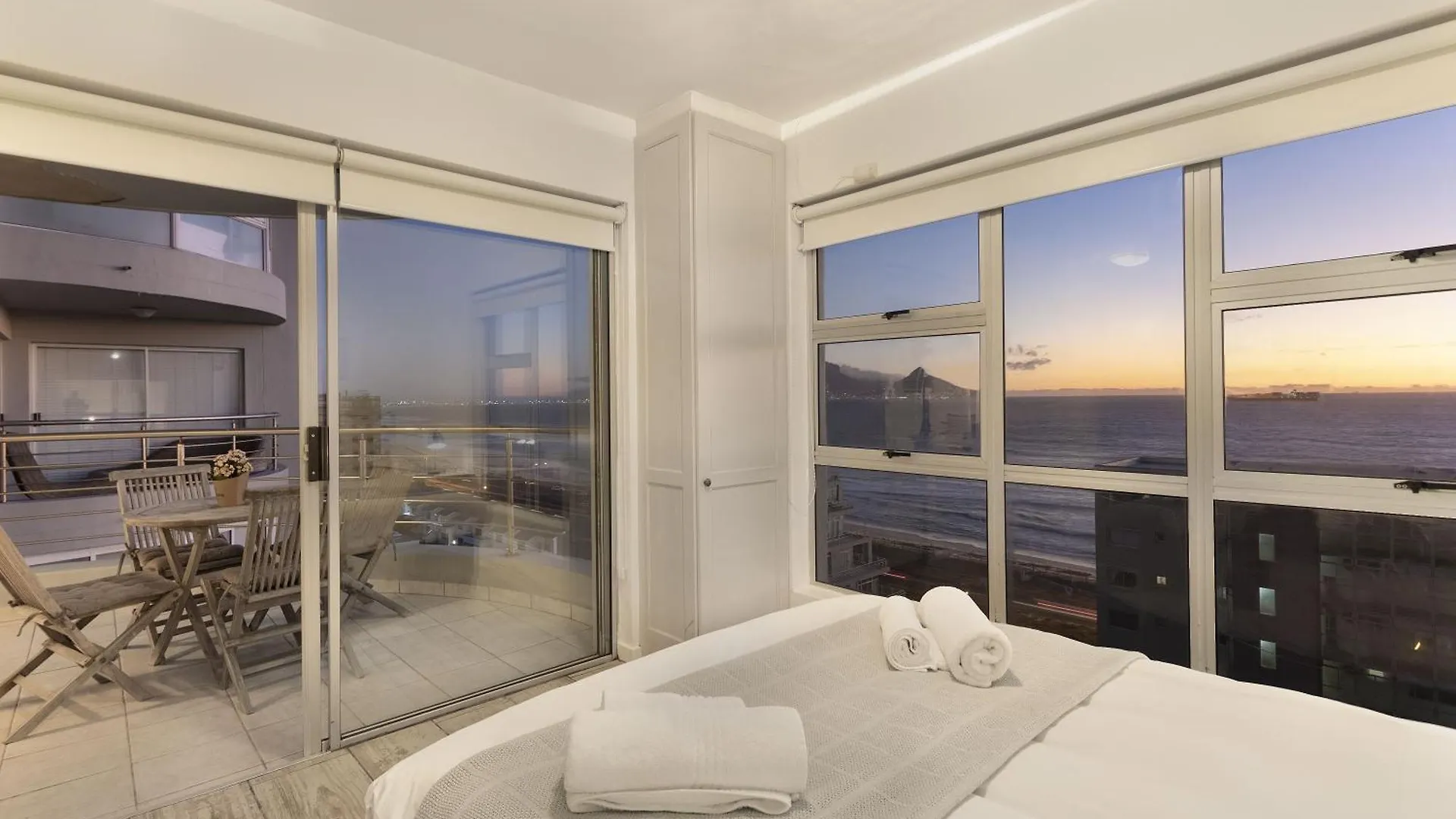 Ocean View B901 Apartment Bloubergstrand