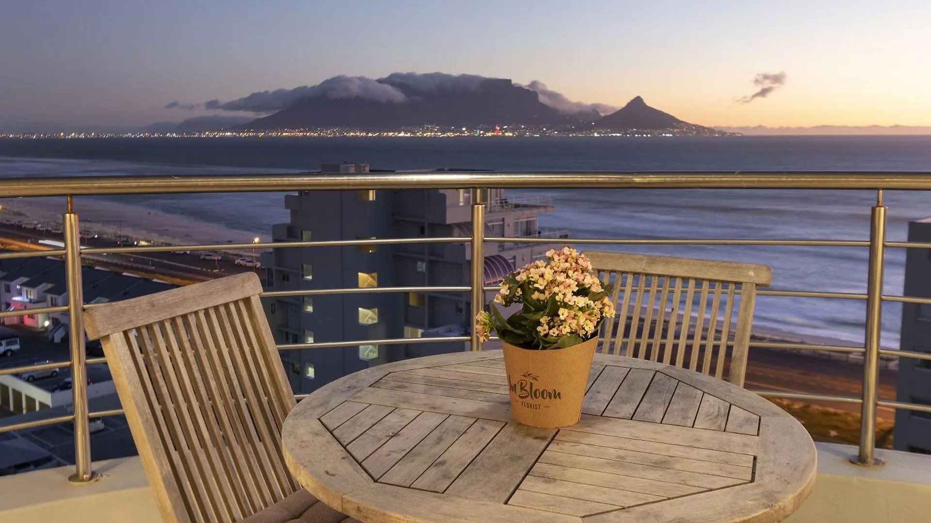 Ocean View B901 Apartment Bloubergstrand