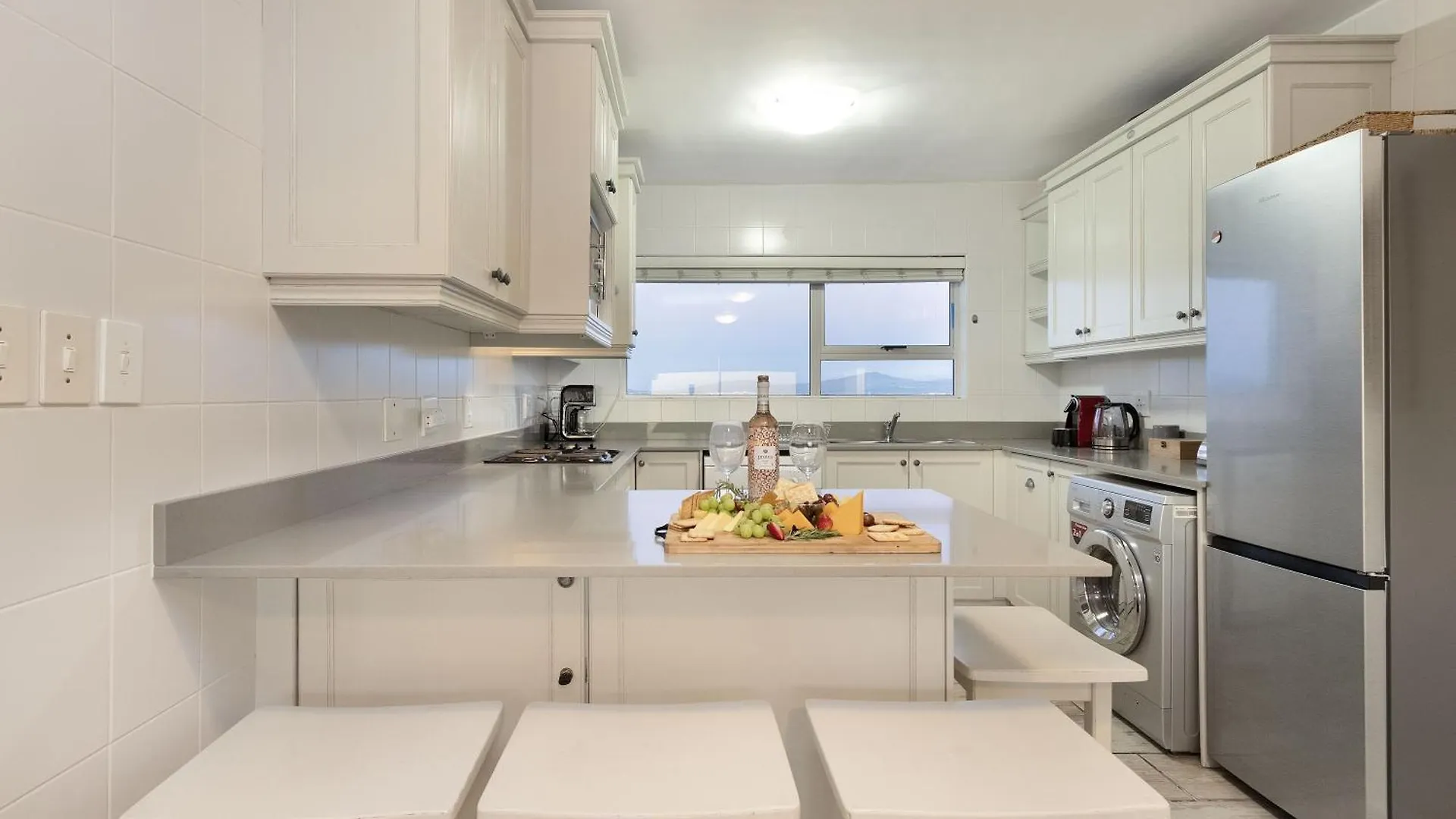 Ocean View B901 Apartment Bloubergstrand South Africa